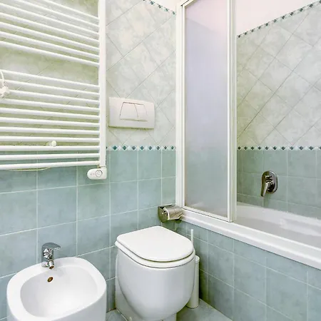Beautiful In With Kitchen Apartment
